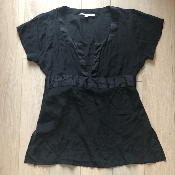 Lne Tops - 100% Silk Black Tie Detail Top